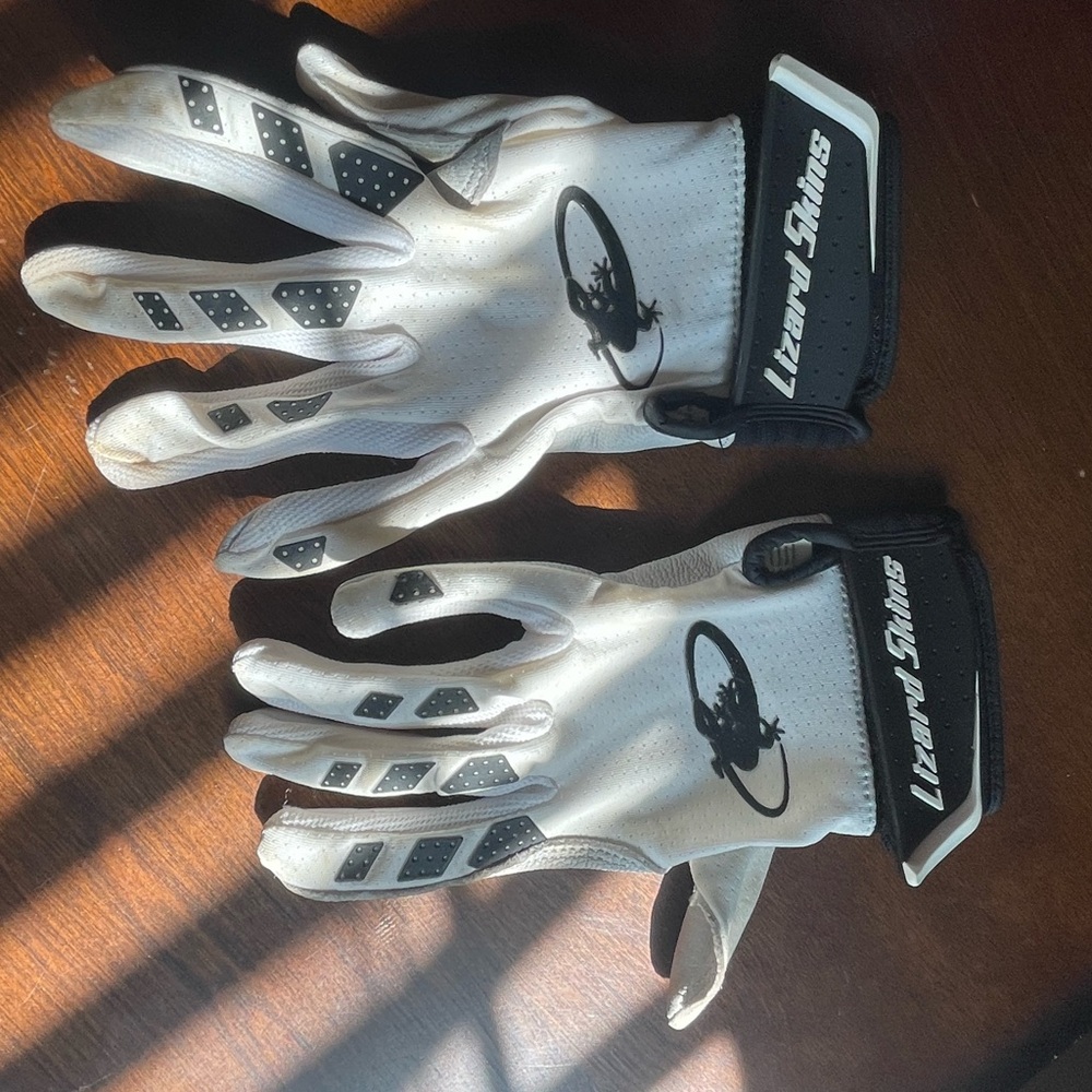 Lizard Skins White and Black Batting Gloves